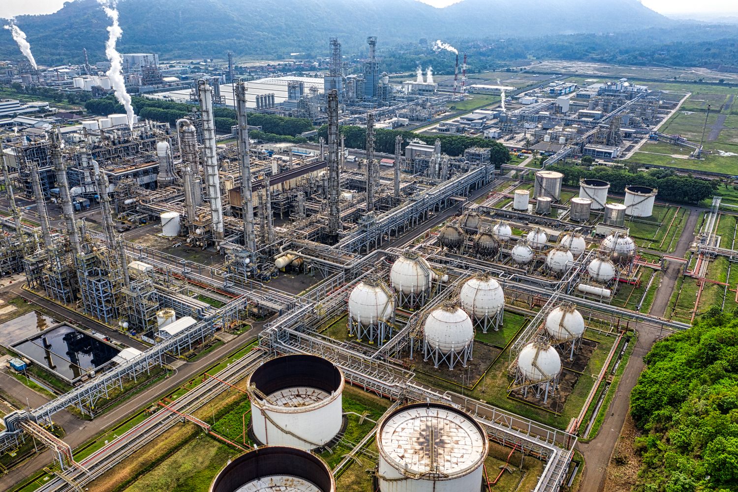 Aerial view of a large petrochemical processing complex
