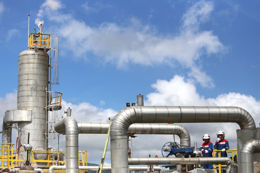 Gas processing facility with operators